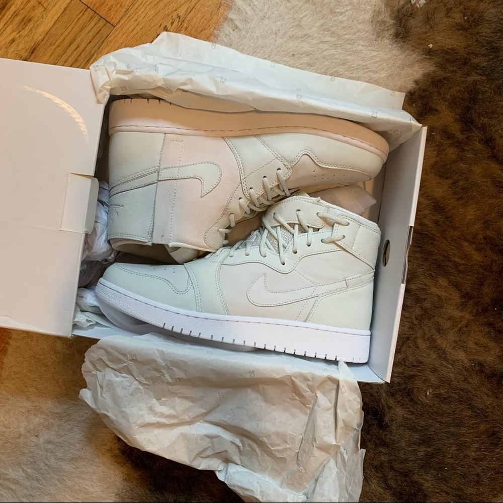 Nike Air Jordan 1 womens Rebel XX